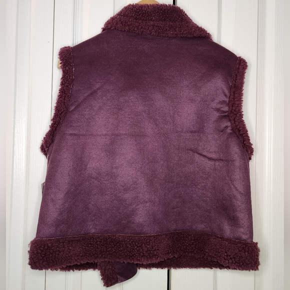NWT Madden Girl Faux Shearling Moto Vest - Plum, Sugar Beat, Size Medium - Picture 7 of 7
